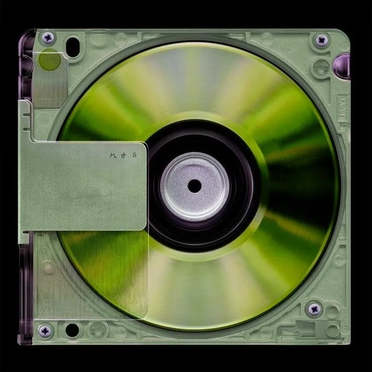 No. 082, photo: retro, futuristic, raw / utilitarian
